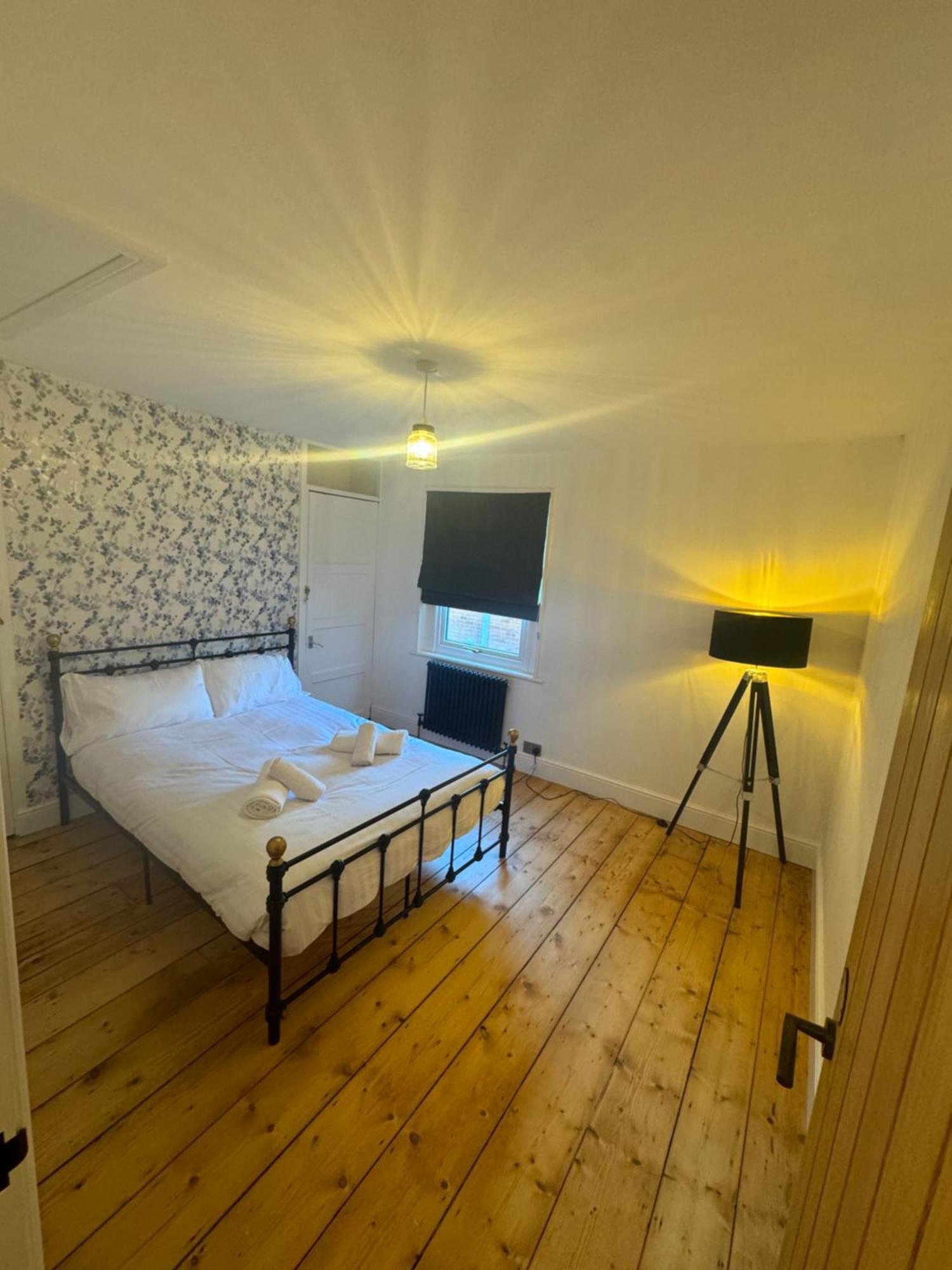 Mill Hill Guest House Каус Екстер'єр фото