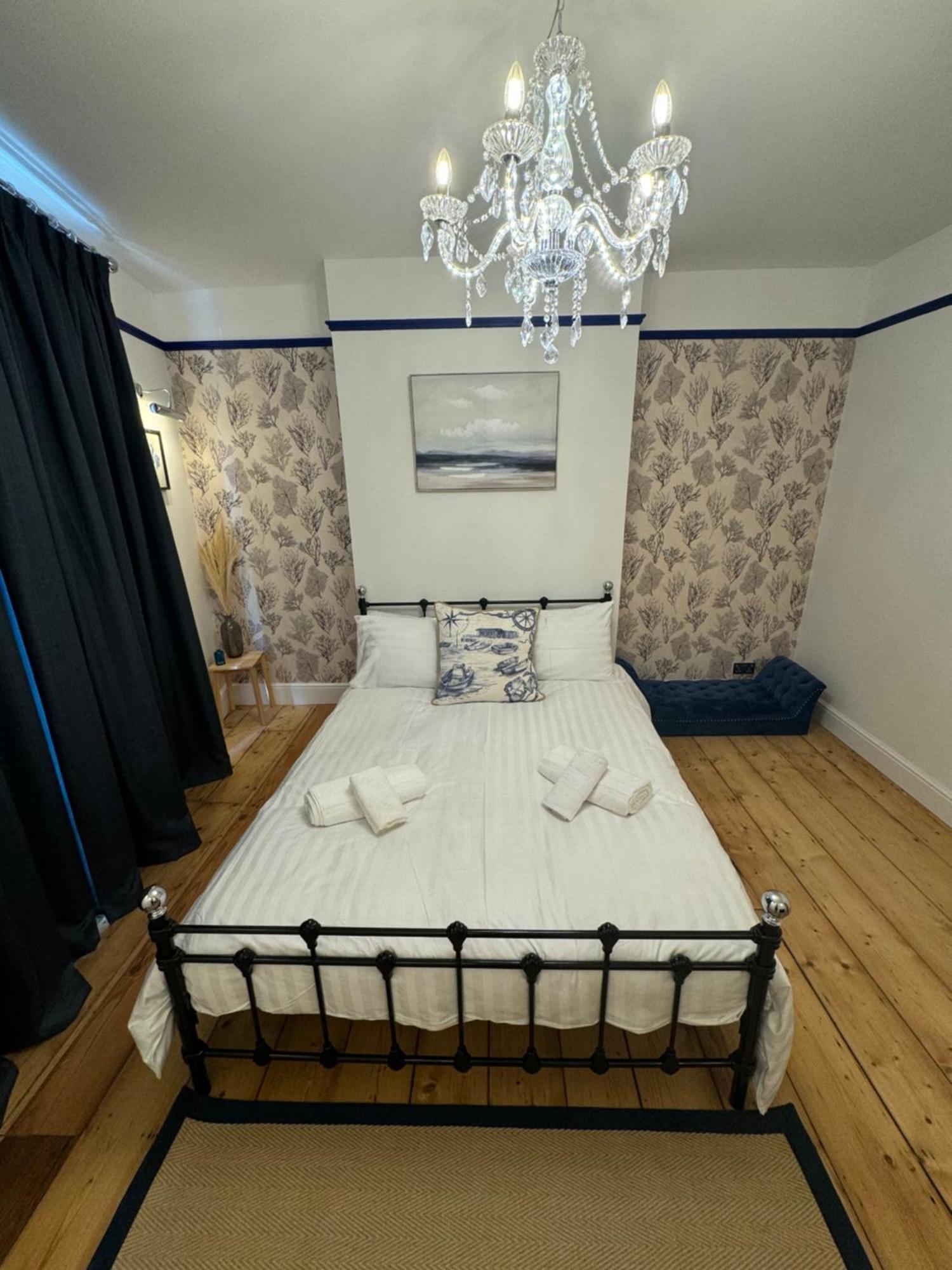 Mill Hill Guest House Каус Екстер'єр фото
