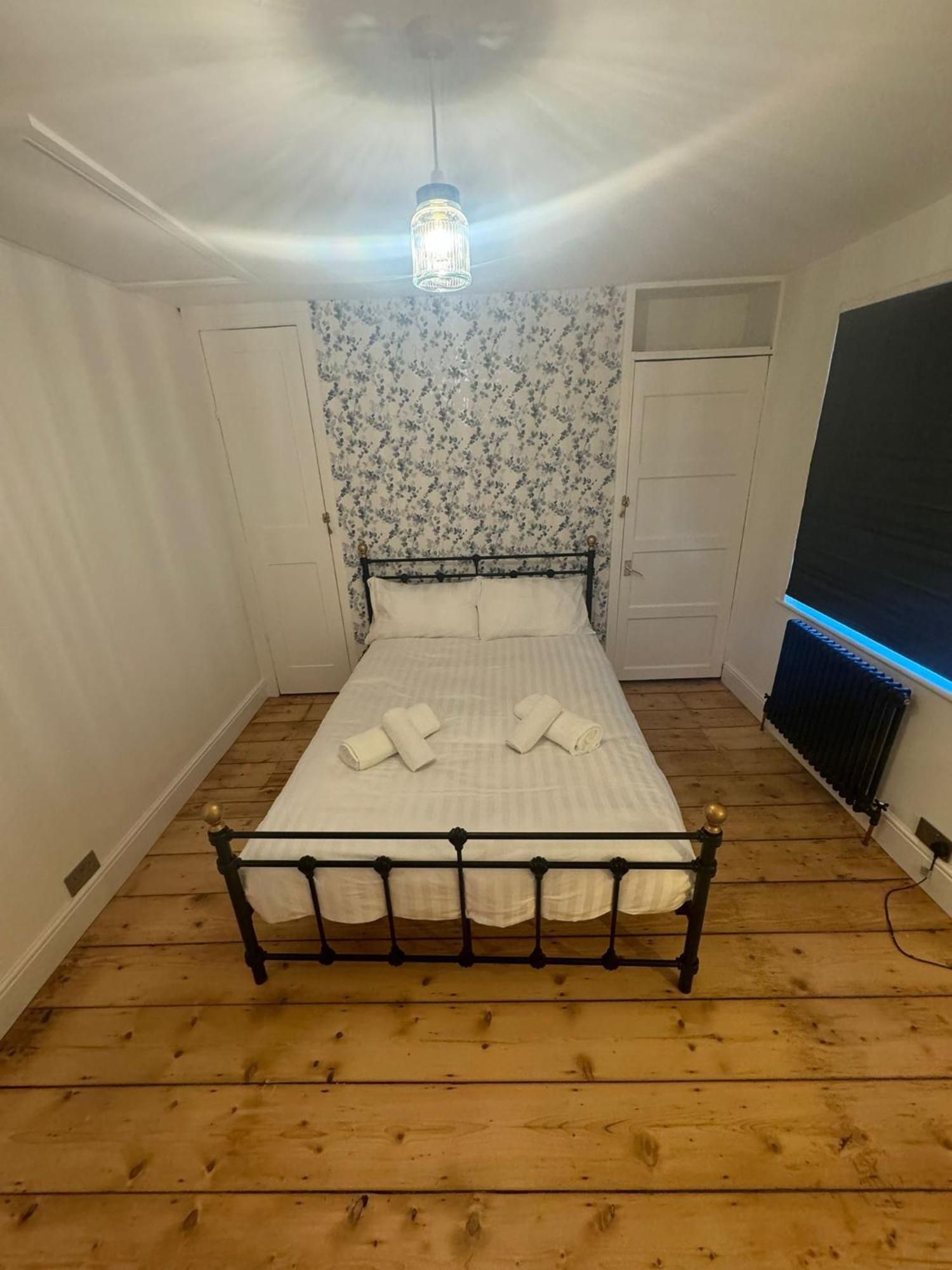 Mill Hill Guest House Каус Екстер'єр фото